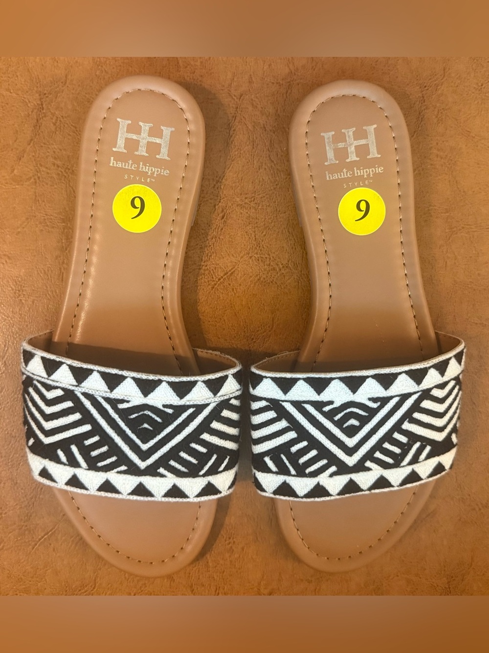 Haute Hippie Slide Sandals Sz 9 Black Aztec Embroidered Boho EUC - Picture 5 of 7